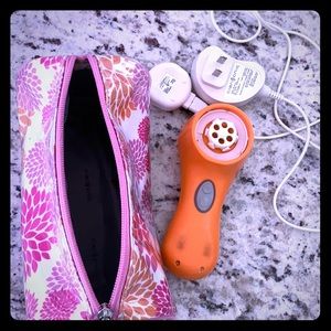 Clarisonic Mia 2 with travel case